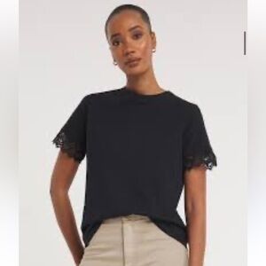 Women’s Top With Lace Trim Sleeves